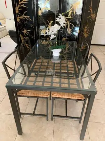 Dining table glass beautiful in excellent condition