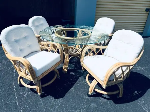 Tropical Tommy Bahama Indoor/Outdoor Etched Glass Dining Set