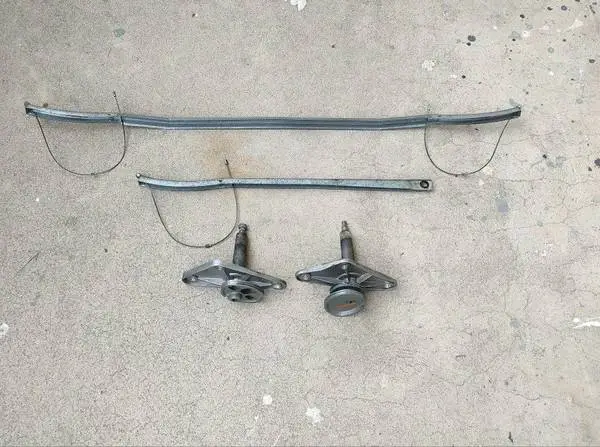 1986-93 Volvo 240 Windshield Wiper Assembly For Sale