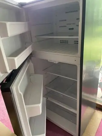 ### 16 CUBIC STAINLESS BLACK FRIGIDAIRE  REFRIGERATOR   ##
