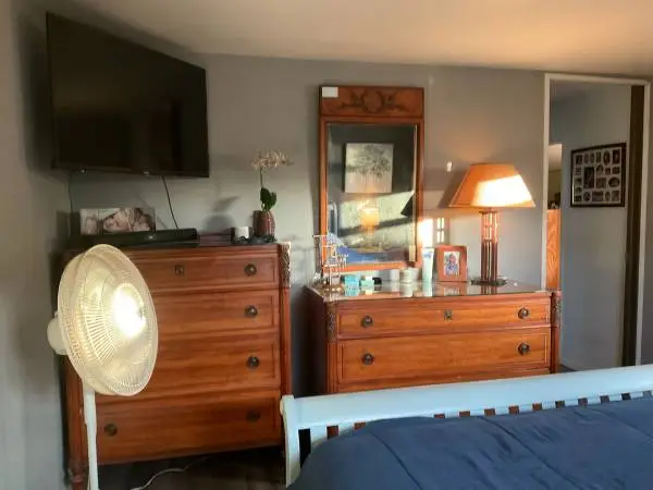 Rich grandmas starter set dresser Bureau mirror