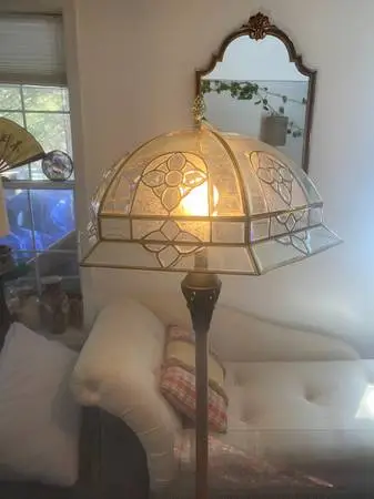 ✨One‑of‑a‑Kind Tiffany‑Style Floor Lamp — Vintage Brass & Glass✨