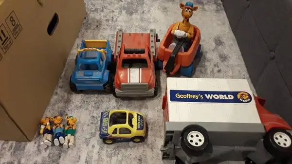 Lot of 8 Toys R Us Toys (CASH ONLY)