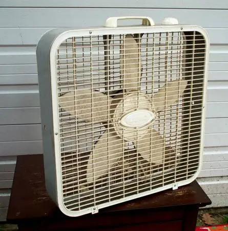 BOX FAN Lasko Md 3733 Vintage Gray 3 Speed electric Metal Frame