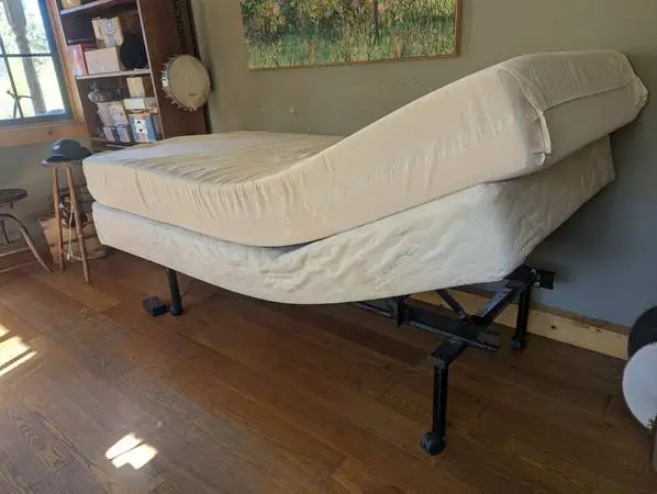 Electronically Adjustable Tempur-Pedic Twin XL Memory Foam Bed