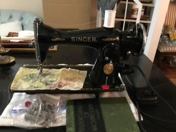 1936 Singer Sewing Machine 15-91 *REDUCED*