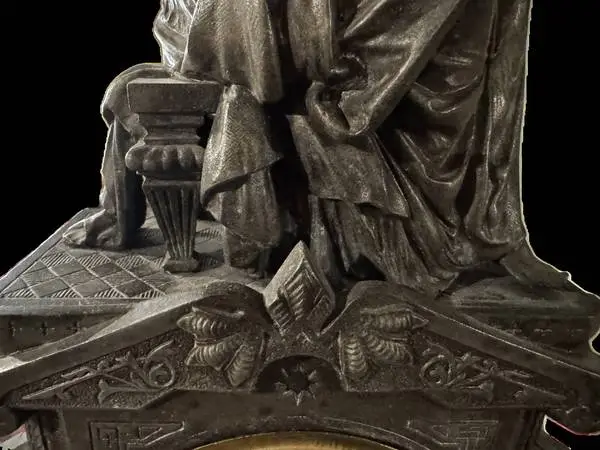 ANTIQUE MANTLE CLOCK