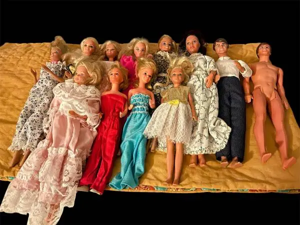 Vintage Barbie’s mixed years 1960s w/2 Ken Dolls