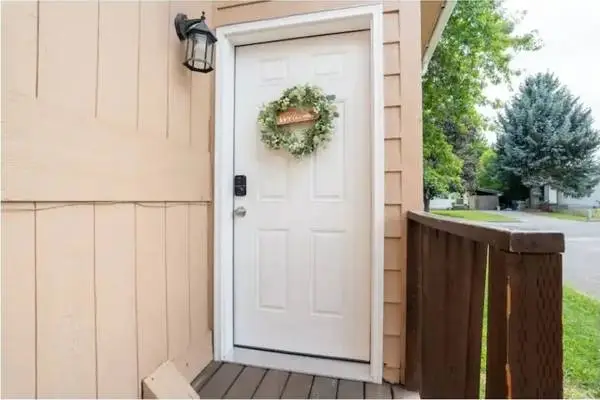 For rent : 2 Bed 2 bath duplex