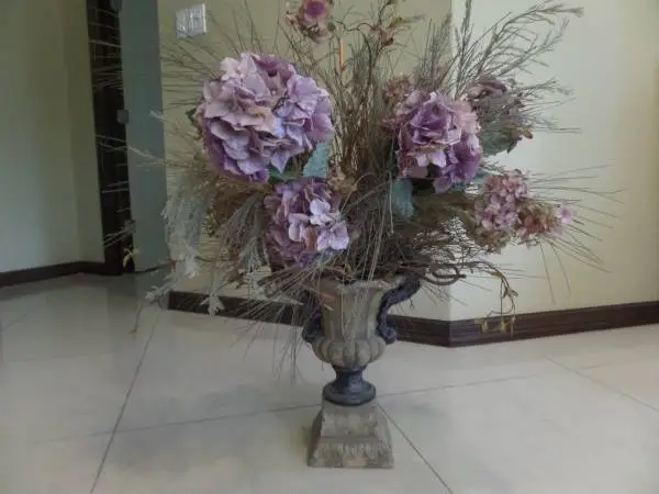 ELEGANT ARTIFICIAL FLOWER FOR YOUR HOME OR BUSINESS