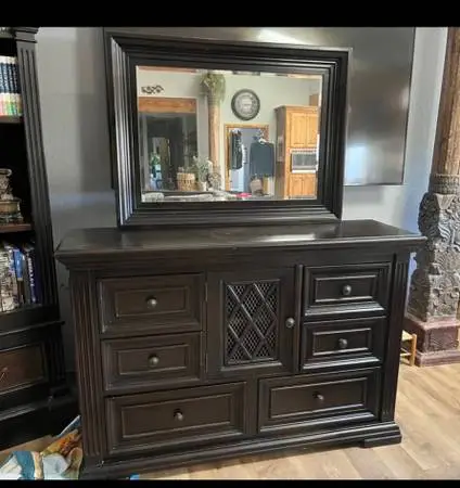 Dresser with Bevelled Mirror (Solid Wood)