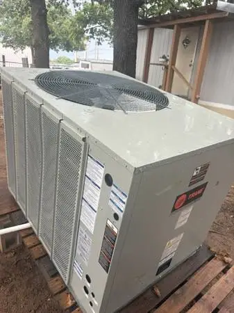 New Trane 10 ton Condenser unit 208-230 3 phase