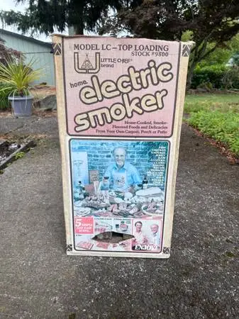 Electric smoker