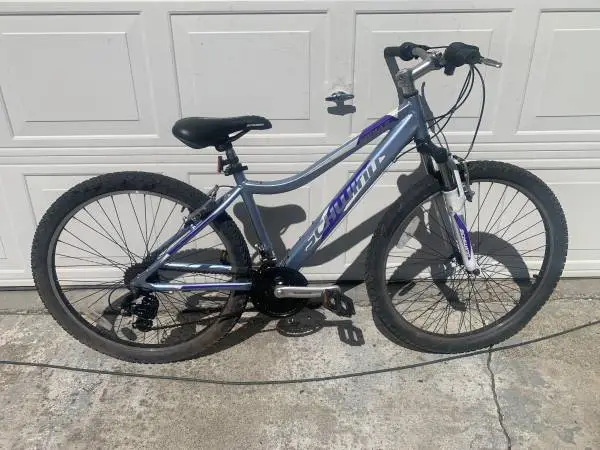 Schwinn Ranger Hardtail Mountain Bike 21 speeds 26 tires