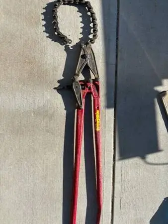 Pipe cutter