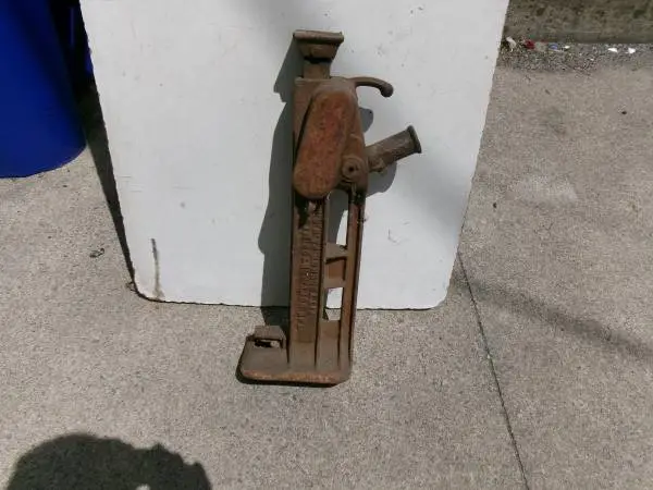 1930s DUFF RAIL ROAD JACK