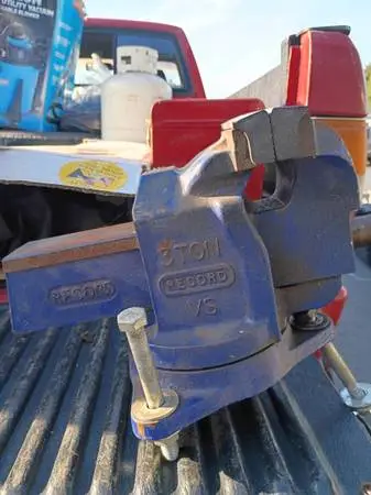 3 TON BENCH VISE