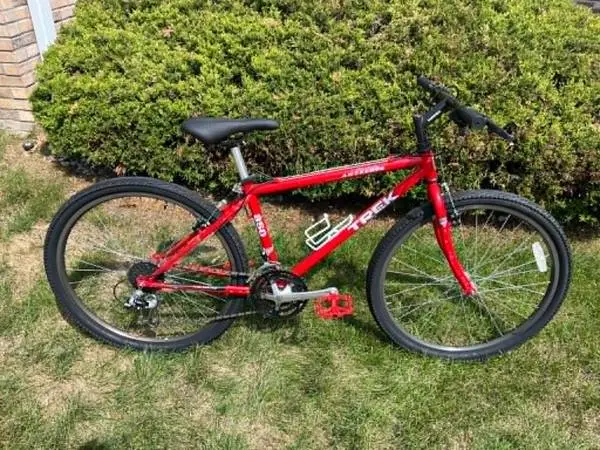 Trek Antelope 850 21 Speed Mountain/Café Cruiser Bike Red