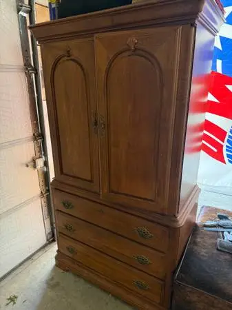 Armoire,/TV cabinet with dresser drawers