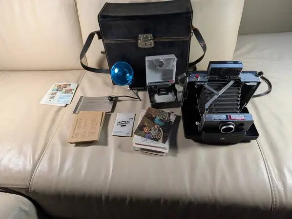 1964 Polaroid Automatic 100 Land Camera As Is