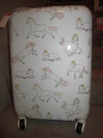 New w Tag Crckt Carry On Suitcase Unicorn 21 Hardside Spinner