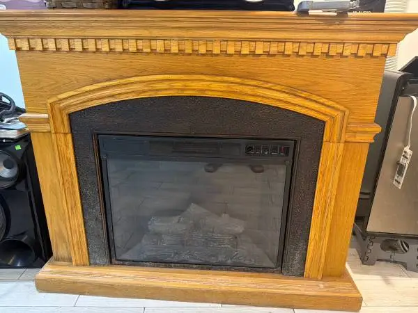 Oak veneer electric fireplace