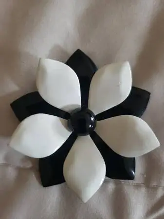 Vintage Brooches for Sale