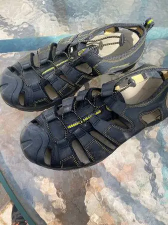 Men’s size 10 sandals. I think they are called XTD, look like Keens