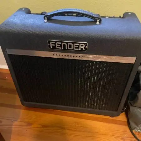 Fender Bassbreaker15 amp Like new in box