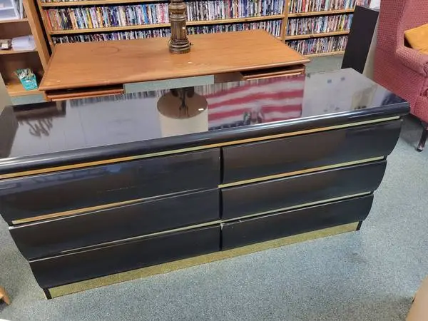 6-Drawer Dresser