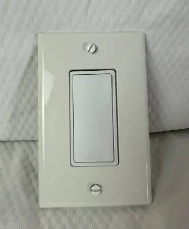 Legrand radiant TM870WCC10 15 Amp Rocker Wall Switch, Single Pole Deco