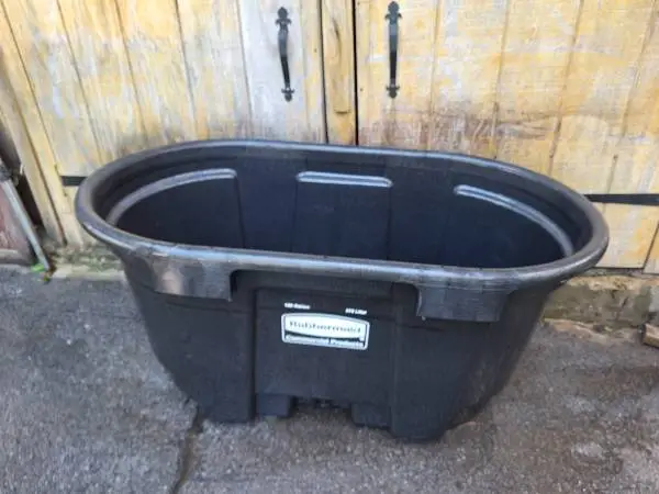 Rubbermaid 100 Gallon Stock Tank – Heavy Duty Water Trough – Farm, Gar