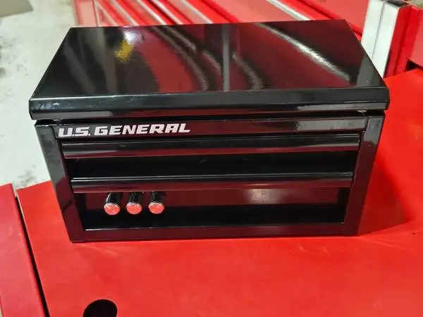 US General mini toolbox with Bluetooth speakers - Dewalt