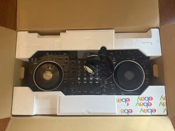 Pre-Owned Pioneer XDJ-XZ Digital DJ System MINT CONDITION