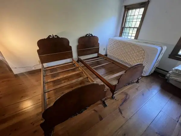 2 MAHOGANY TWIN ANTIQUE BED FRAMES