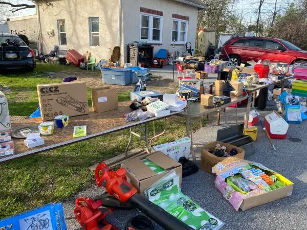 MASSIVE YARD SALE THIS WEEKEND 7/25 & 7/26