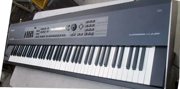 Roland XV-88 Synthesizer Classic Weighted Keys Piano