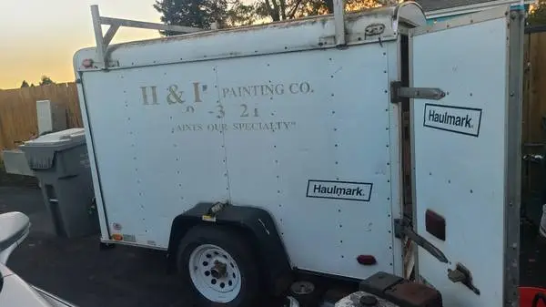 Enclosed cargo trailer haulmark