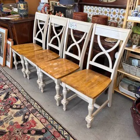 Set of 4 Weston Home Ohana Farmhouse chairs, extremely solid and comfortable