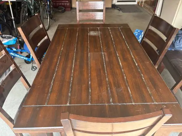 Ashley dining table, 6 chairs and bench