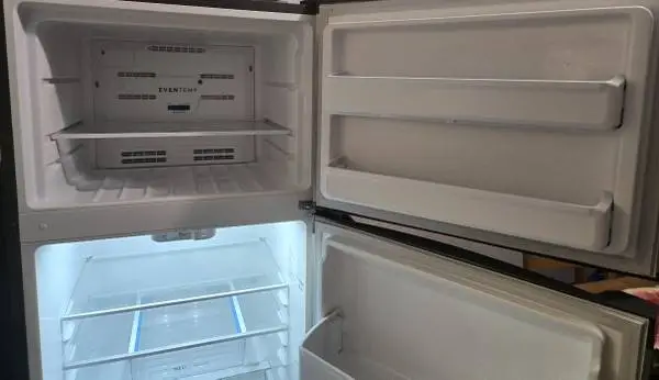 Frigidaire Top Freezer Refrigerator