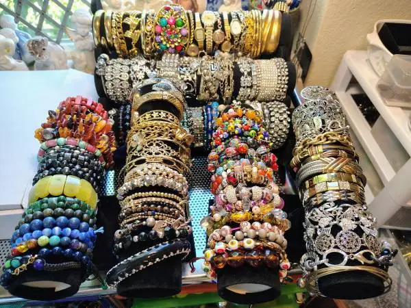 Jewelry Sale and Swap at my Estate 🪎