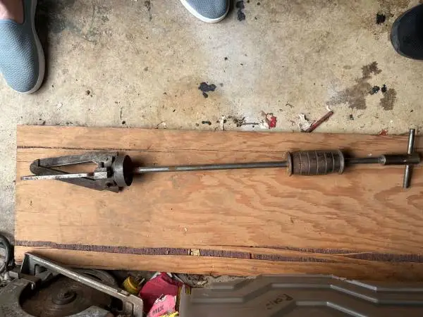 Vintage cast Slide Hammer Puller with jaws