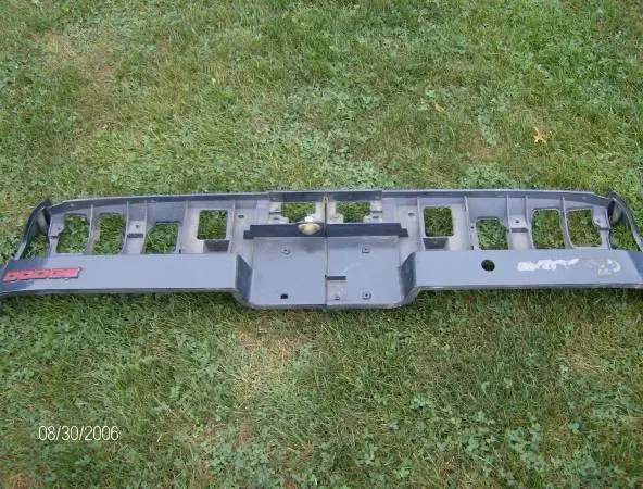 1987-1991 DAYTONA REAR TAIL LIGHT PANEL