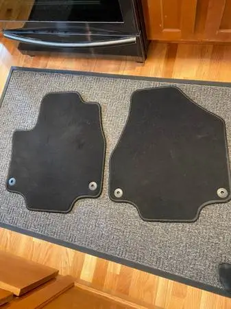 Chrysler Pacifica, OEM floor mats