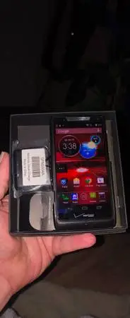 Verizon Droid Razr M Phone