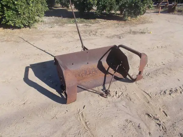 OLD FRESNO SCRAPER