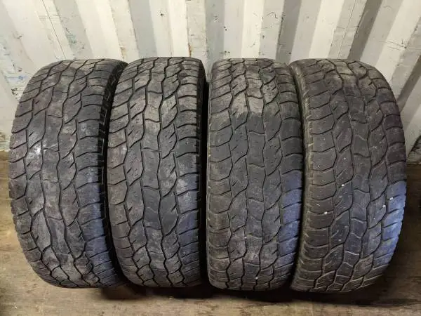 LT275/70R18 set 4 Cooper