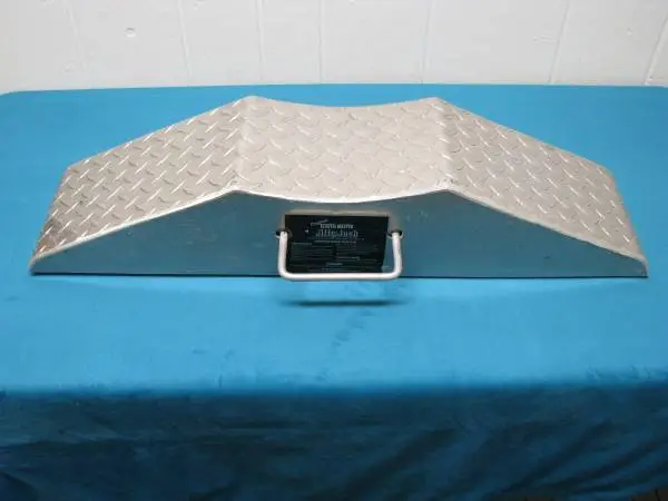 TANDEM AXLE TRAILER JACK / Tire Change / Parking Chock ...