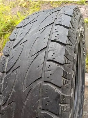 P225/75r15 Bridgestone Dueler A/T ..single tire 225/75r15